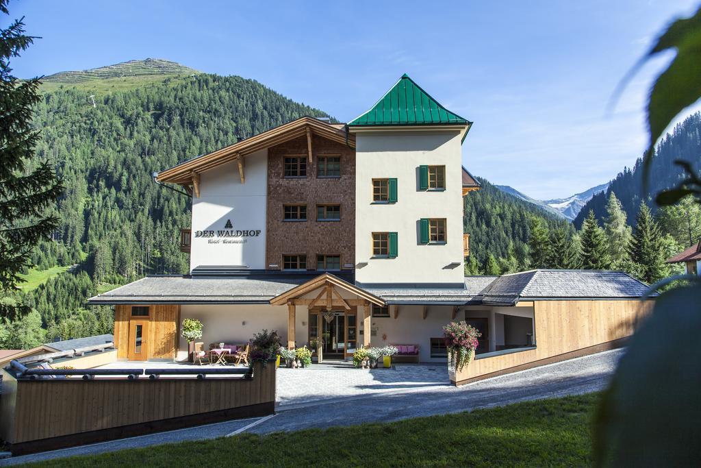 Hotel Der Waldhof Sankt Anton am Arlberg Exterior foto