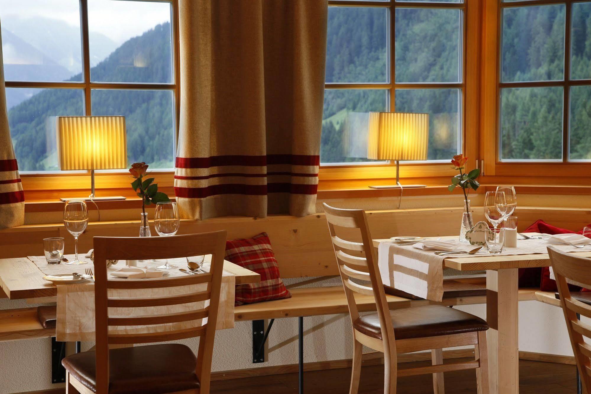 Hotel Der Waldhof Sankt Anton am Arlberg Exterior foto