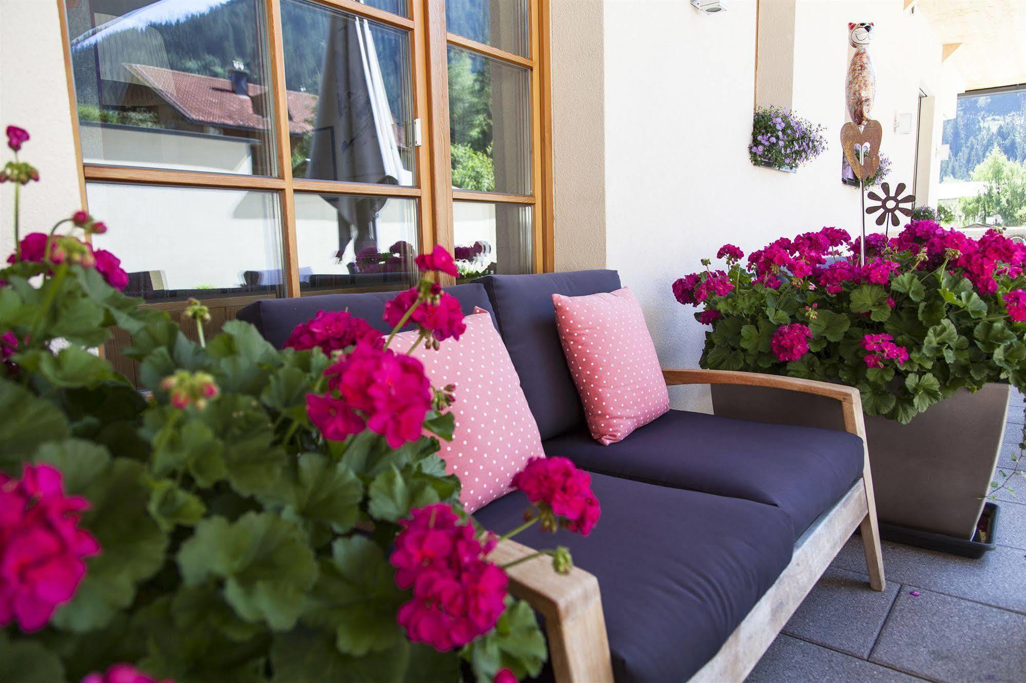 Hotel Der Waldhof Sankt Anton am Arlberg Exterior foto